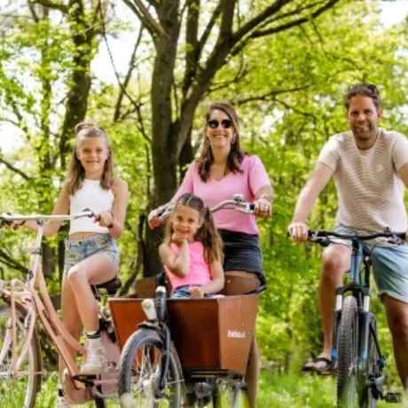 Omgeving gezin op de fiets 3