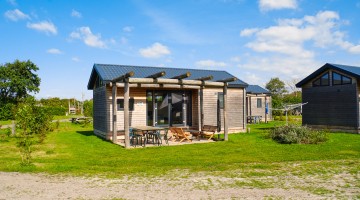 Buitenkant duinlodge SMZ.jpg